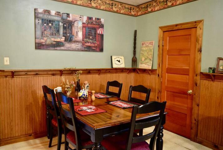 Eugene Lodge And International Hostel 外观 照片
